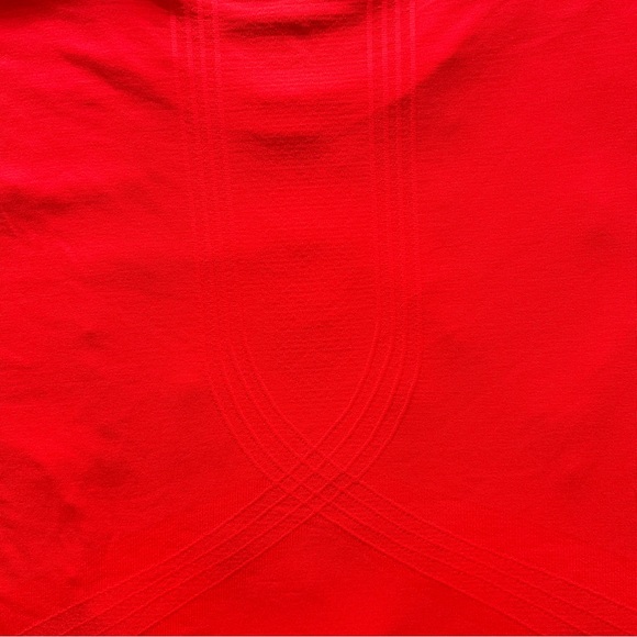 NWT NEW BALANCE PERFORMANCE FABRIC CROP T IN FLAME - Picture 4 of 4